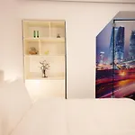 Kler-elegant Ali Demi Tirana