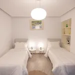 Kler-elegant Ali Demi * Tirana