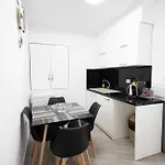 Kler-elegant Ali Demi