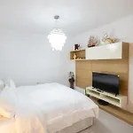 Kler-elegant Ali Demi Apartment Tirana