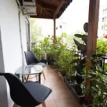 Kler-elegant Ali Demi * Tirana