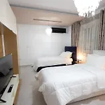 Kler-elegant Ali Demi * Tirana