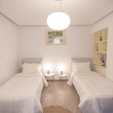 Kler-elegant Ali Demi * Tirana