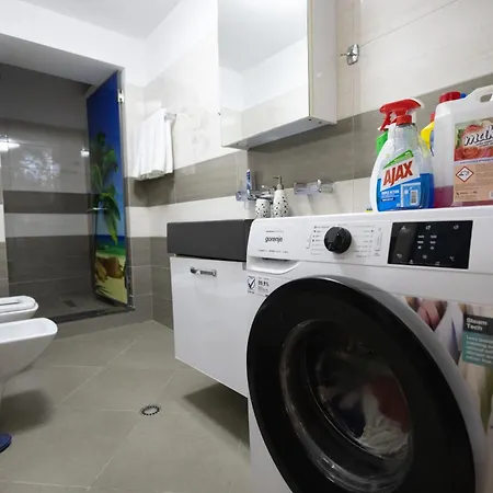 Kler-elegant Ali Demi Tirana