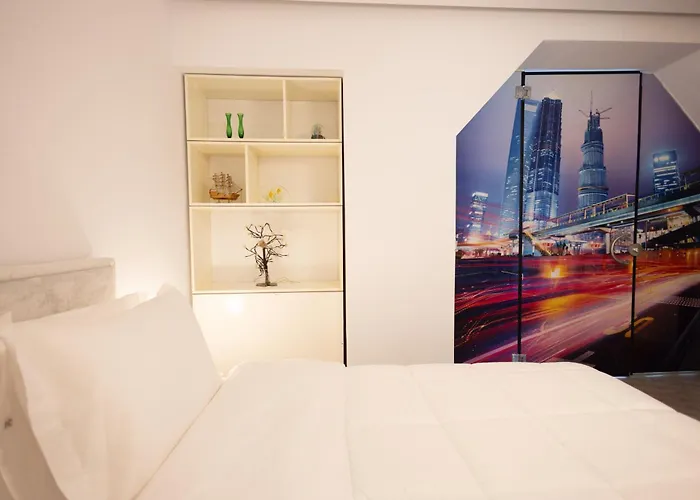 Kler-elegant Ali Demi Tirana