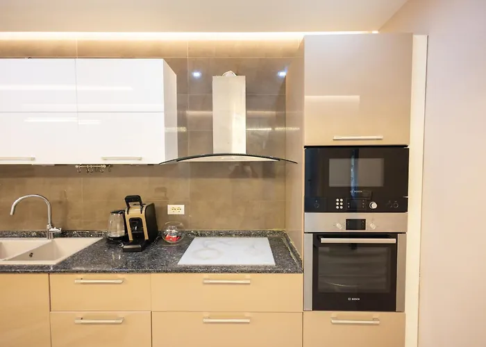 Kler-elegant Ali Demi