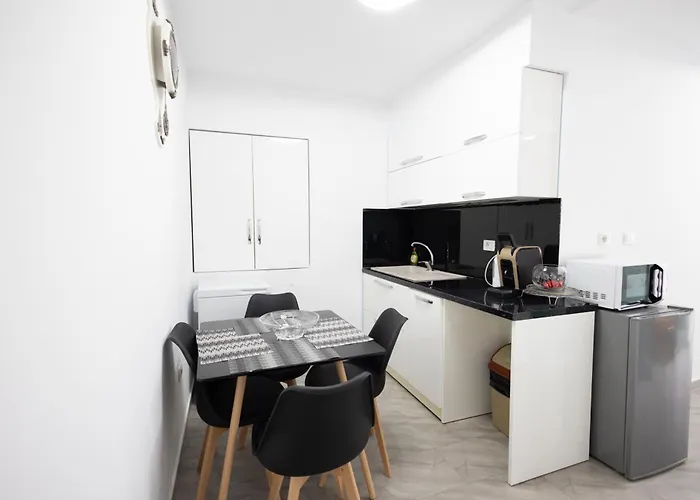 Kler-elegant Ali Demi