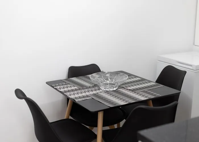 Kler-elegant Ali Demi *