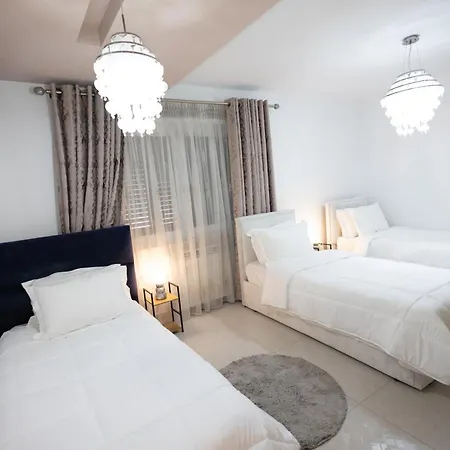 Kler-elegant Ali Demi *