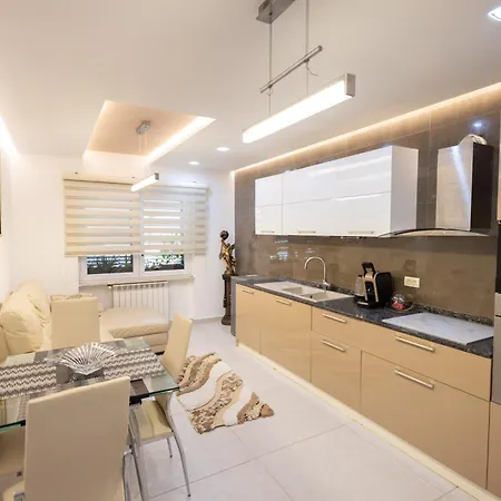 Kler-elegant Ali Demi Apartment Tirana