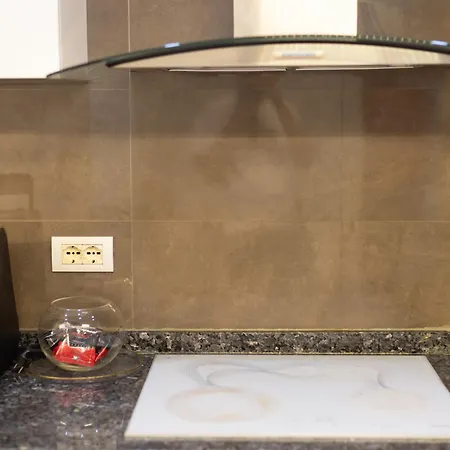 Kler-elegant Ali Demi *