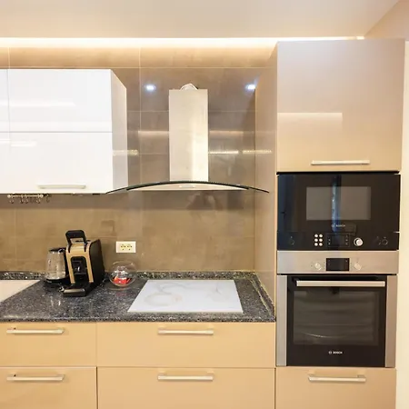 Kler-elegant Ali Demi