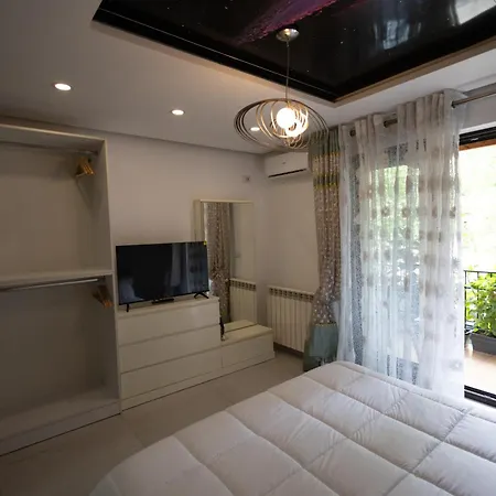 Kler-elegant Ali Demi *