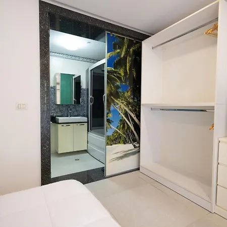 Kler-elegant Ali Demi Apartment Tirana