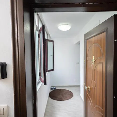 Kler-elegant Ali Demi *