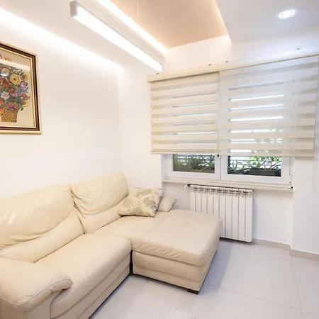 Apartment Kler-elegant Ali Demi