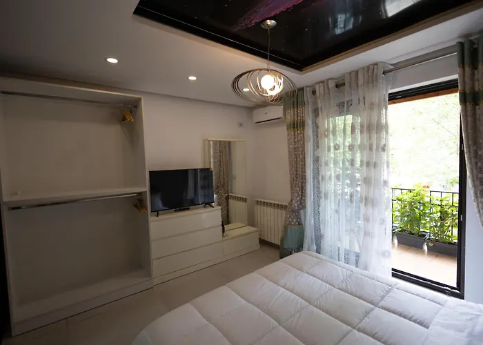 Kler-elegant Ali Demi *