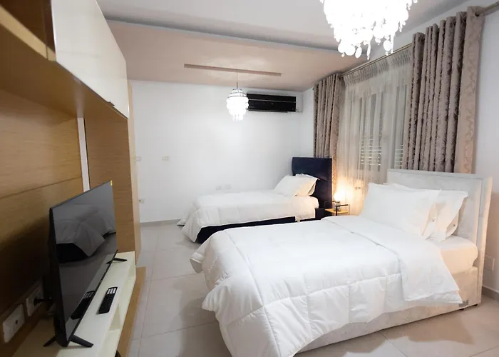 Kler-elegant Ali Demi * Tirana